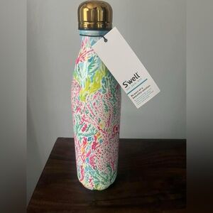 Lilly Pulitzer Swell Bottle NEW